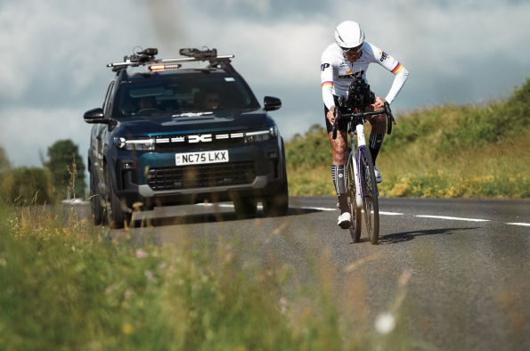 Sarah Ruggins rides into the record books with Dacia by her side